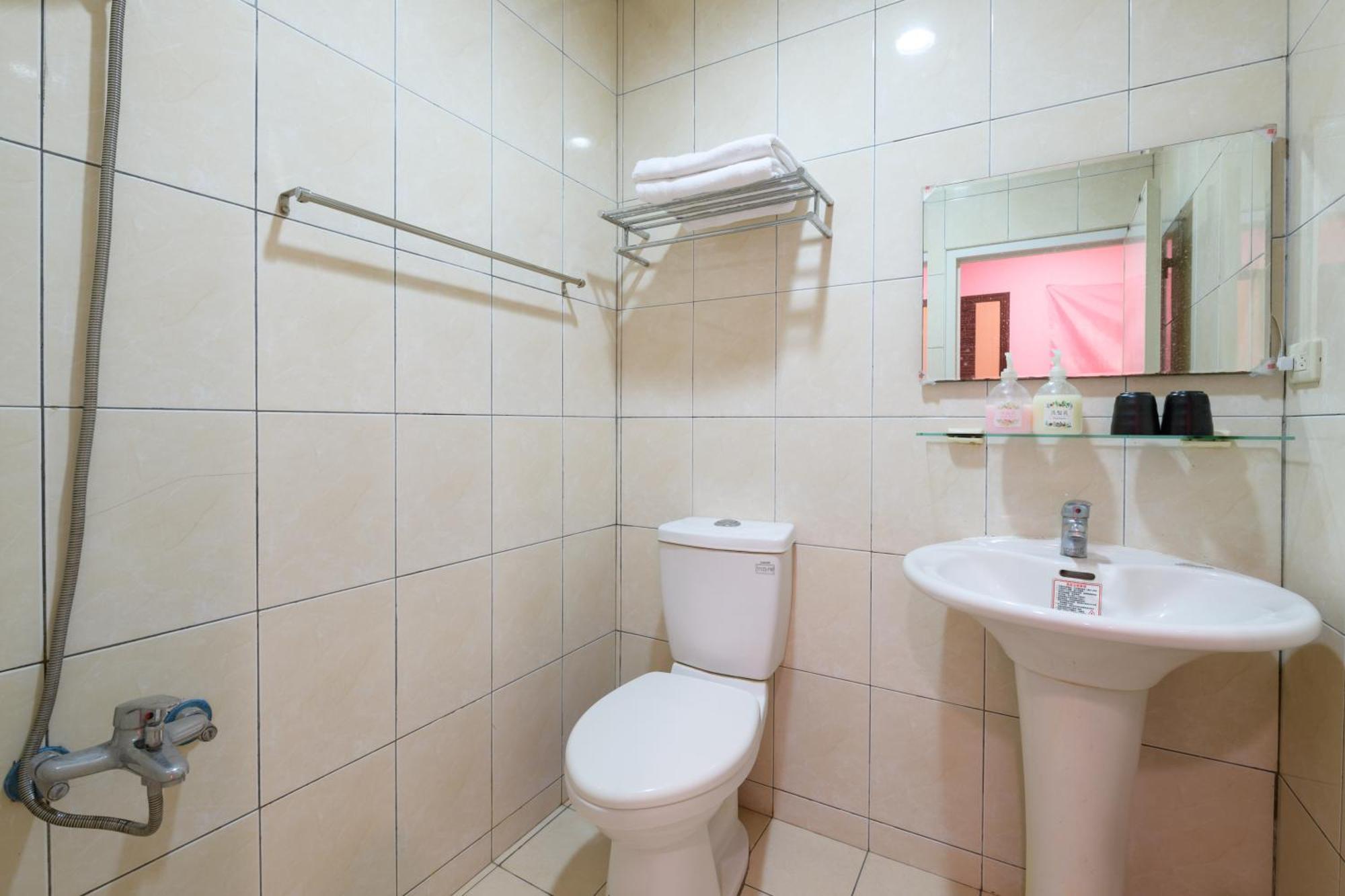 羅東夜市 小宅一生民宿 Night Market Small House Lifetime Hotel Luodong Quarto foto